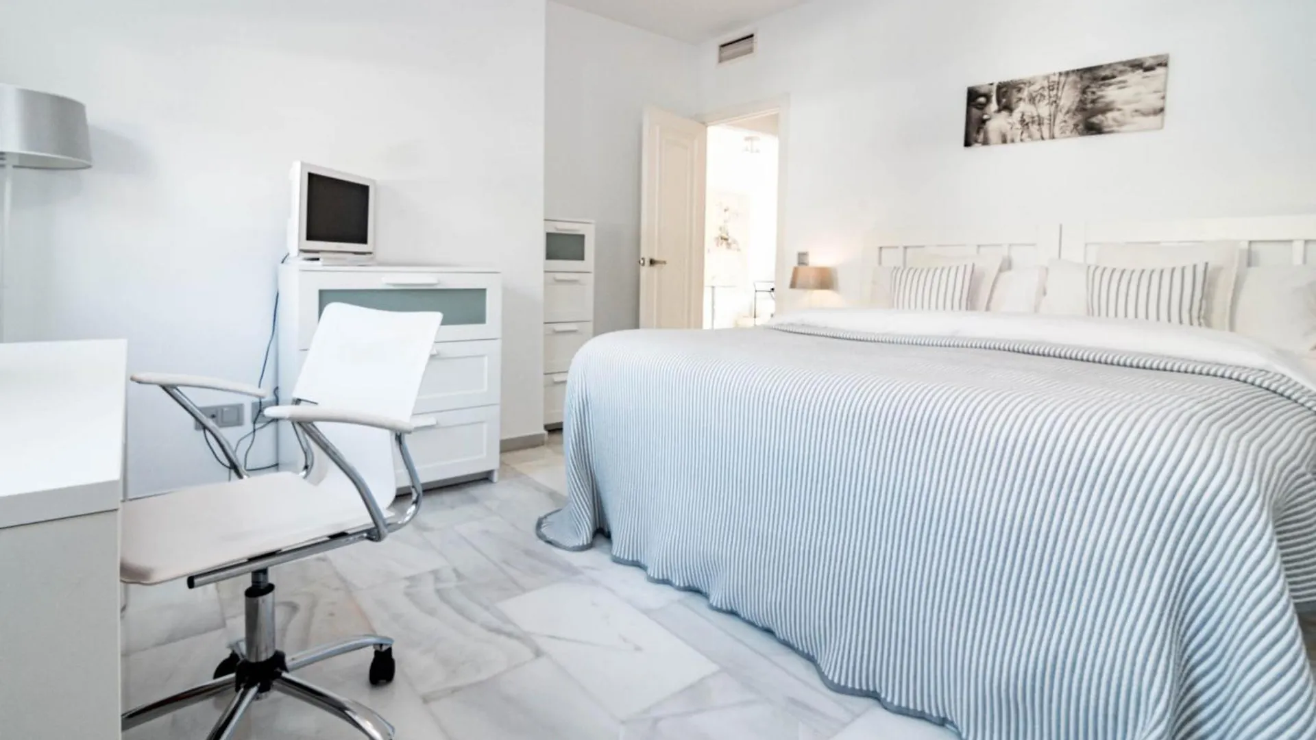 Mr- Cozy 4 Sleep Flat In Marbella, Great Location Apartment
