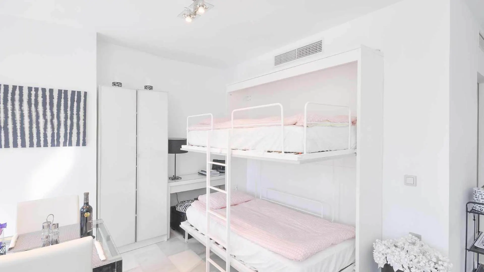 Mr- Cozy 4 Sleep Flat In Marbella, Great Location Apartment 0*, Marbella